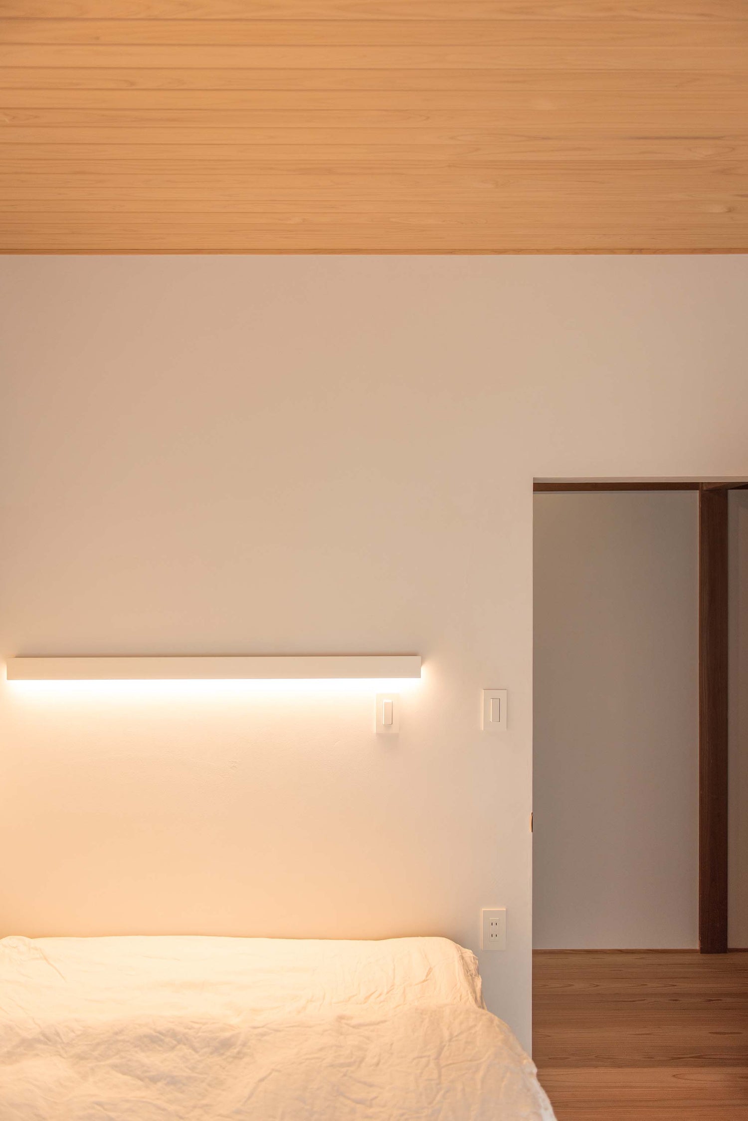 【サンプル】国産 小幅ヒノキの天井板(無節)